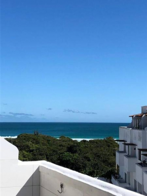 Belíssima cobertura duplex com vista para o mar